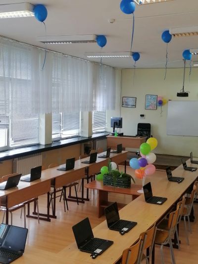 Компютърни кабинети - СУ Петко Росен - Бургас