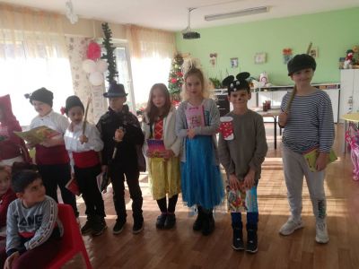 Национална седмица на четенето. Приказни герои четат на децата от ОДЗ "Славейче" и 1 клас Посещение на Подготвителна група "Котаракът с чизми"  класен ръководител: Калина Ненова - СУ Петко Росен - Бургас