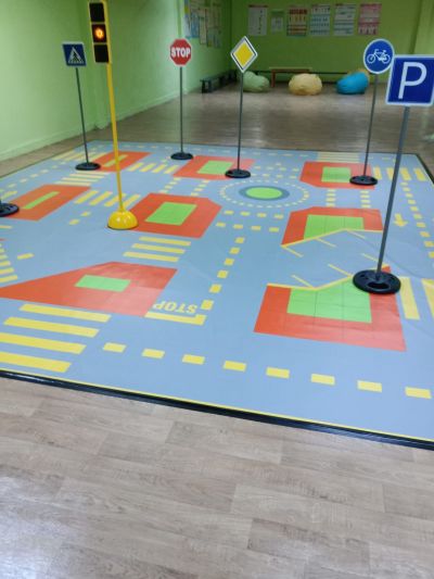 Вътрешна площадка по БДП в СУ "Петко Росен" - СУ Петко Росен - Бургас